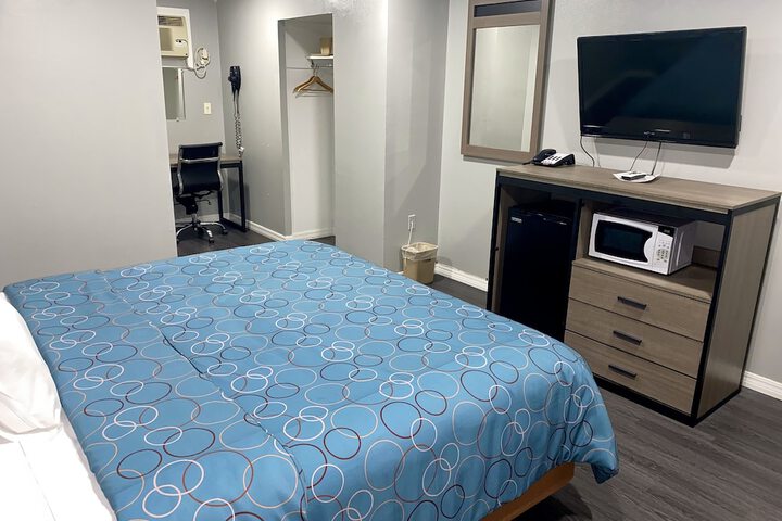 Room 6 of 35