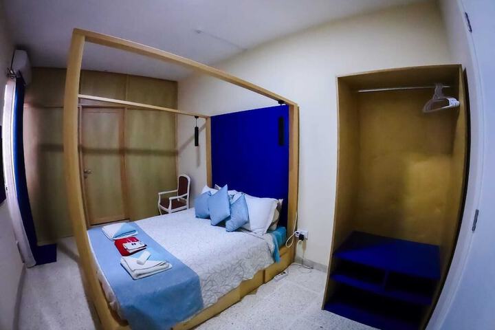Room 16 of 82