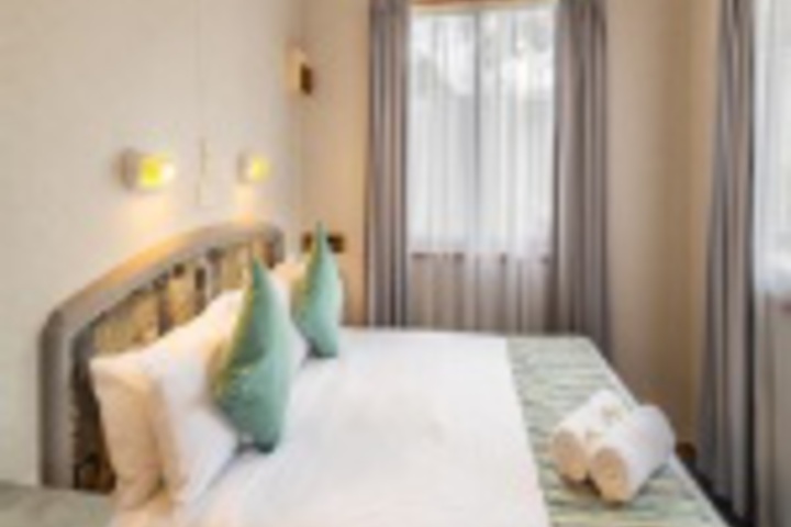 Room 420 of 611