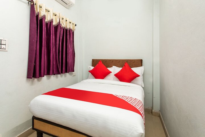 Room 2 of 16