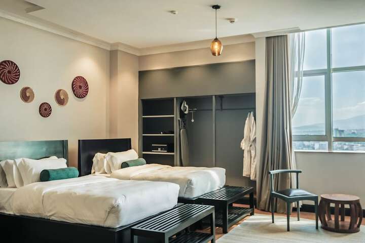 Room 11 of 31
