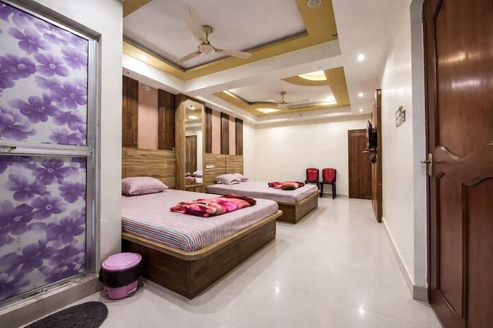 Room 9 of 21