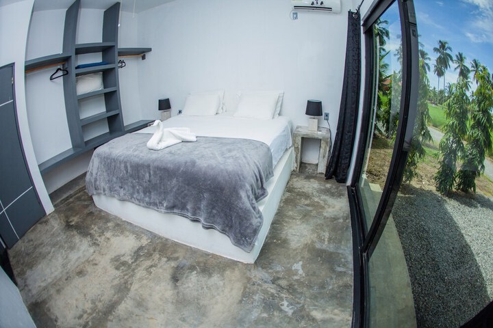 Room 3 of 51