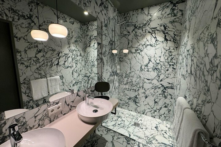 Room 51 of 72
