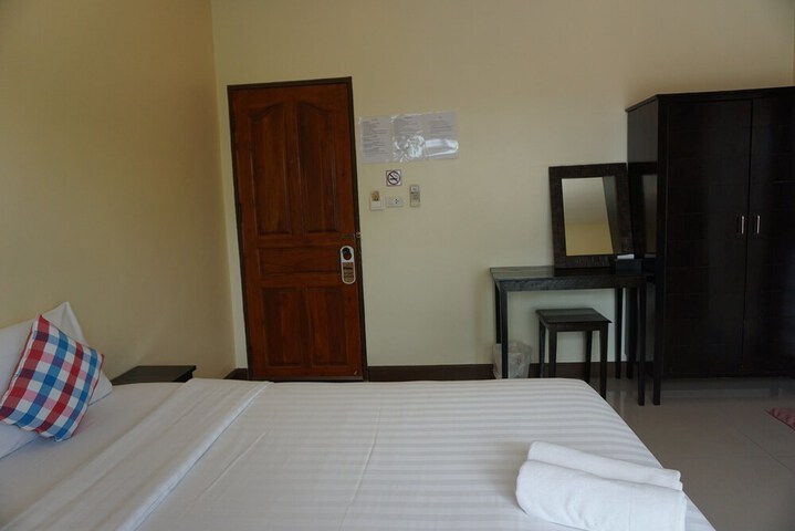 Room 3 of 42