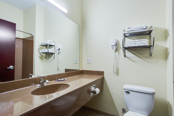 Room 9 of 17