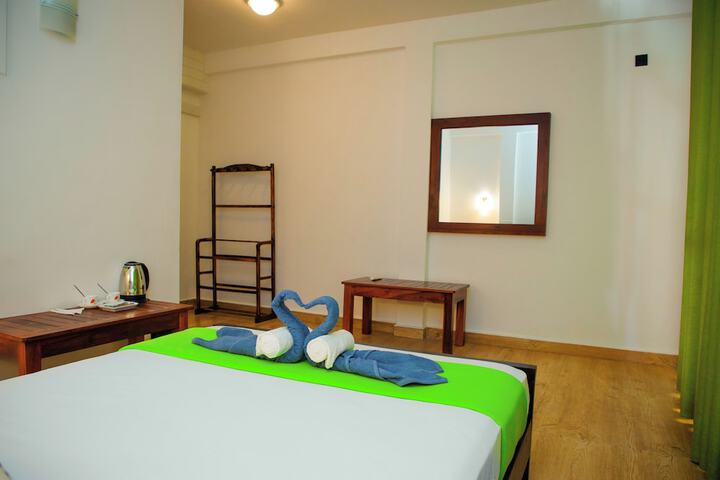 Room 8 of 17
