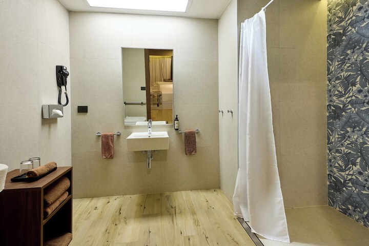 Room 54 of 172