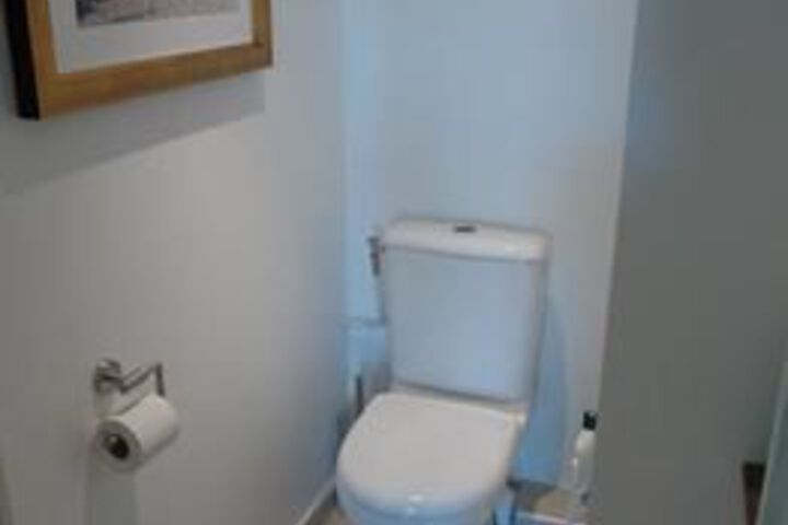 Room 2 of 32