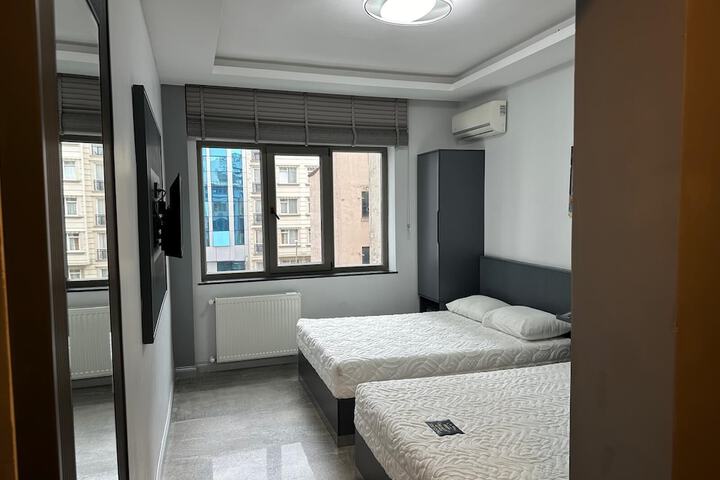Room 9 of 48