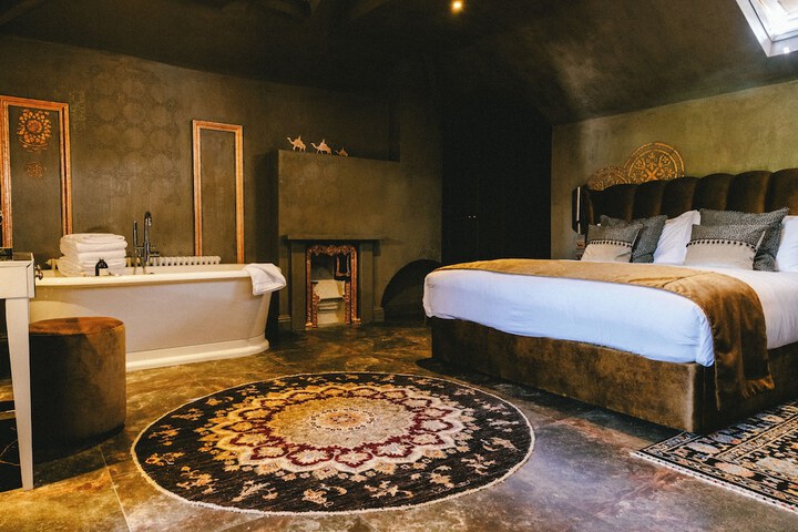 Room 44 of 117