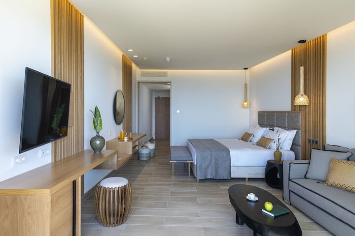 Room 9 of 180