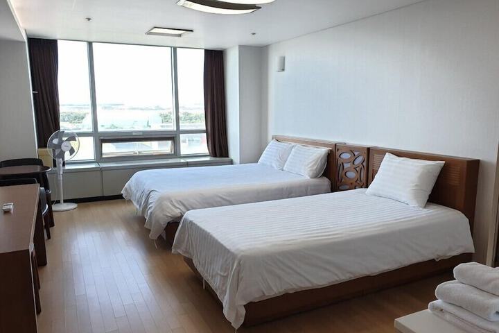 Room 5 of 23