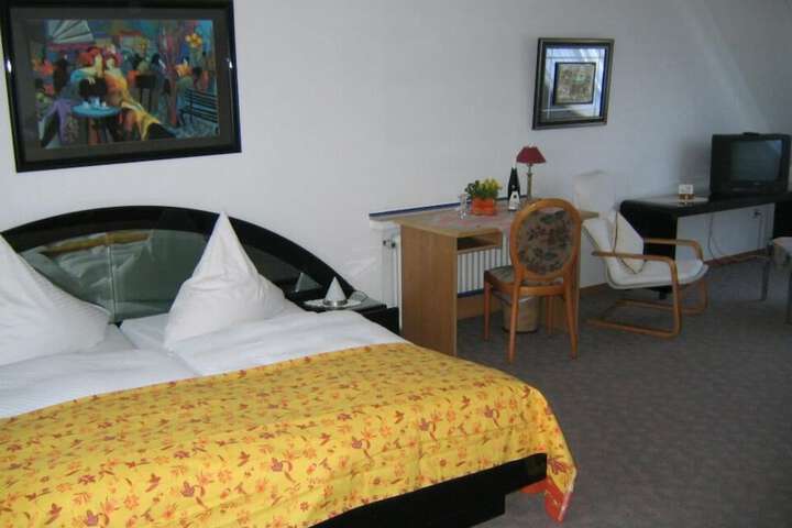 Room 2 of 13