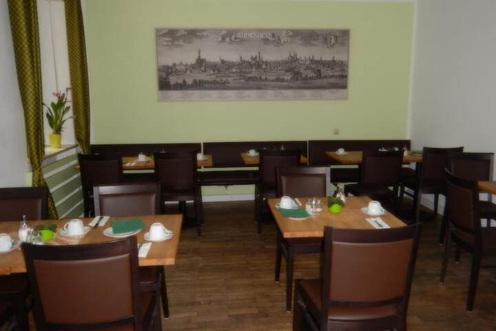 Dining 43 of 54