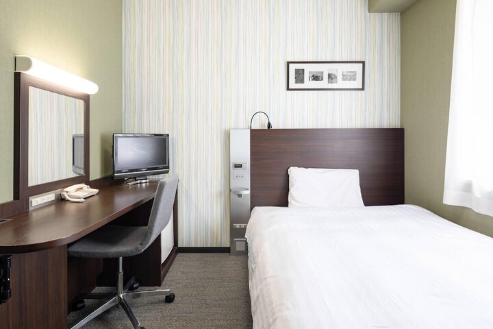Room 13 of 35