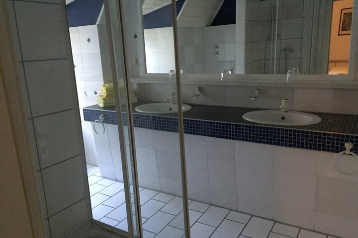 Room 41 of 51