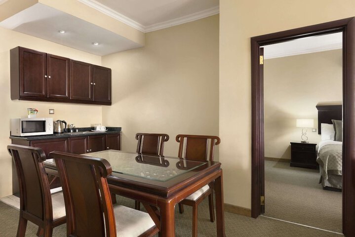 Room 27 of 90