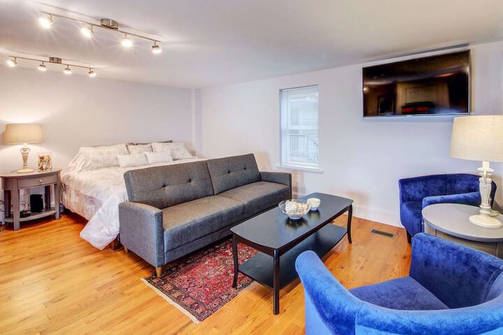 Room 9 of 26