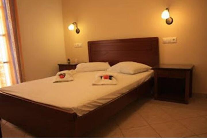Room 7 of 8