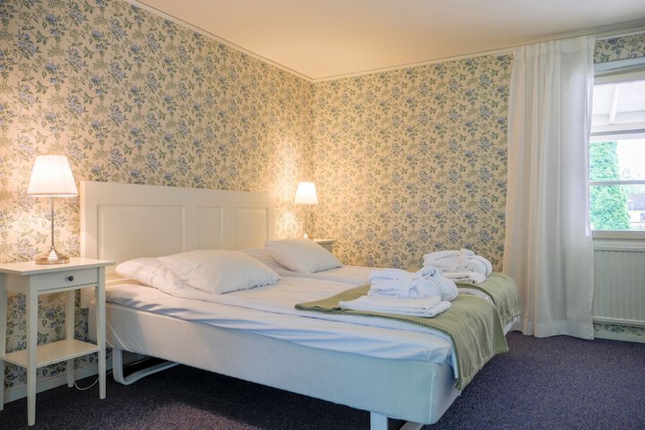 Room 4 of 89