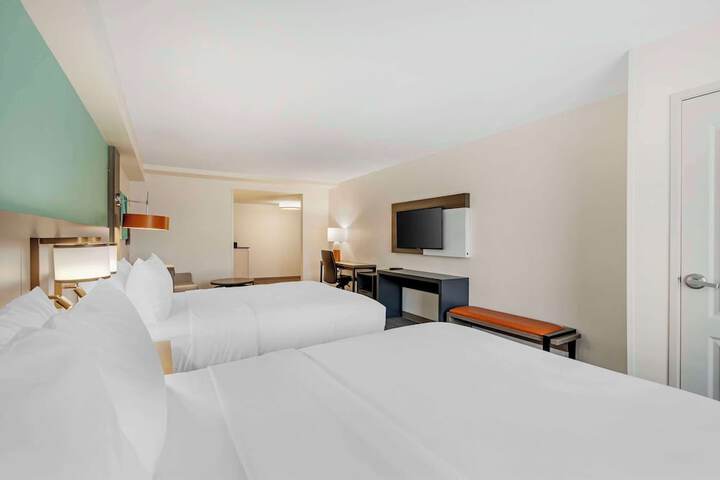 2 Queen Beds Suite (7 of 14)