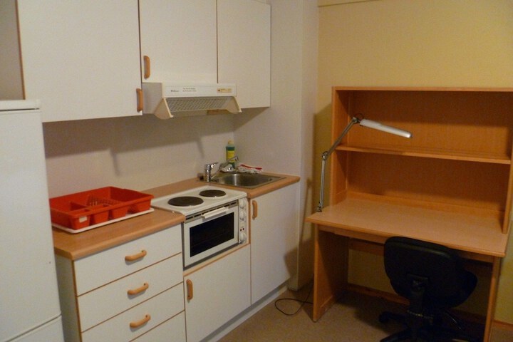 Room 8 of 32