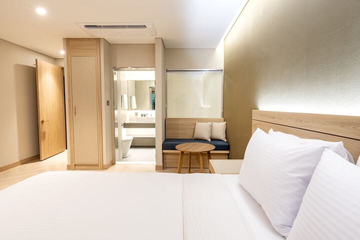 Room 26 of 144