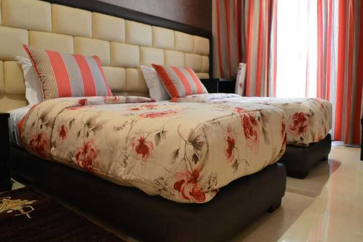 Room 16 of 36