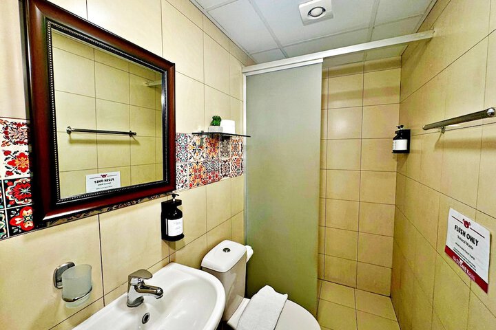 Room 37 of 114