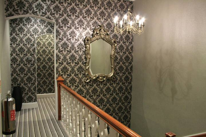 Ballroom/Hall 39 of 49