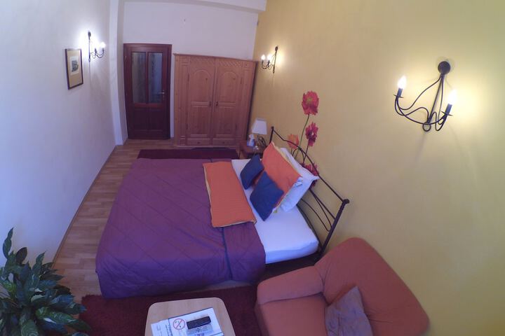 Room 18 of 44