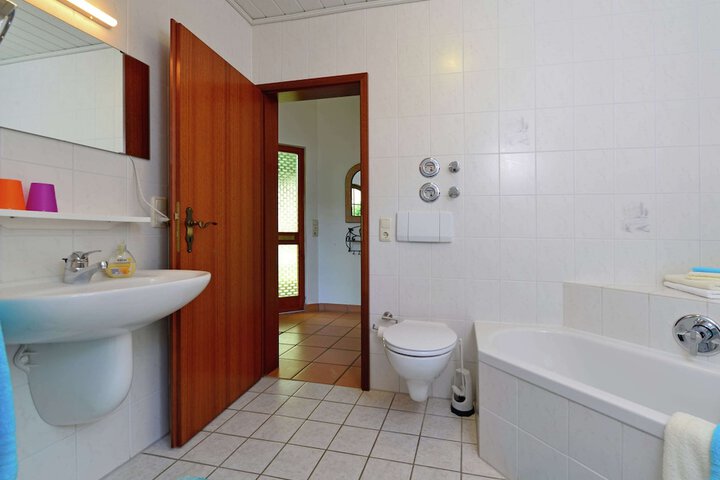 Room 12 of 40