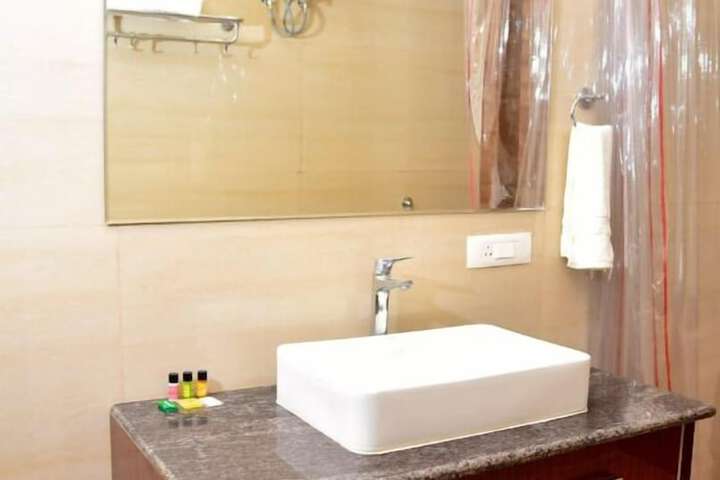 Room 12 of 20
