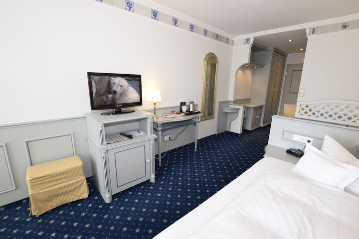 Room 40 of 73