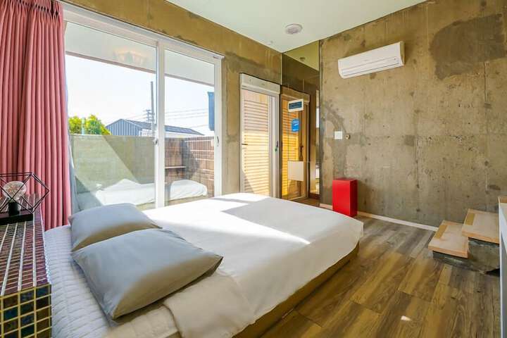 Room 4 of 64