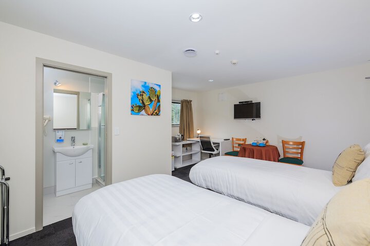 Room 10 of 24