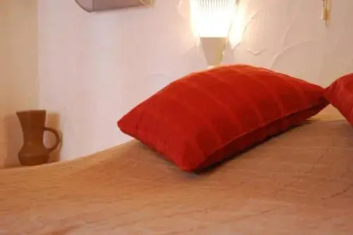 Room 4 of 12