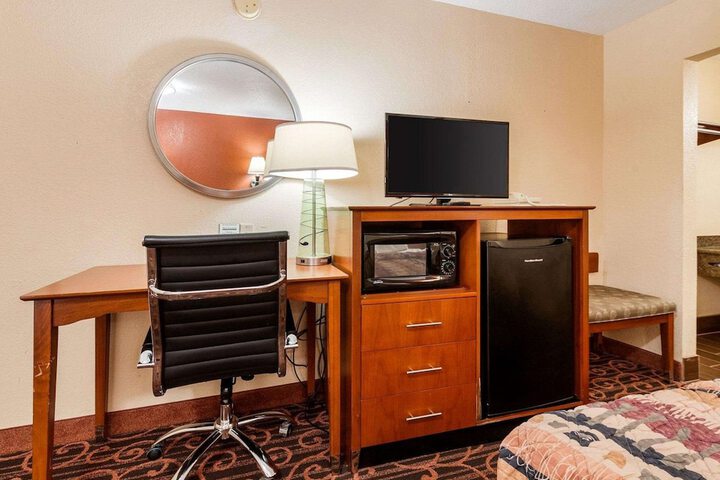 Room 10 of 30