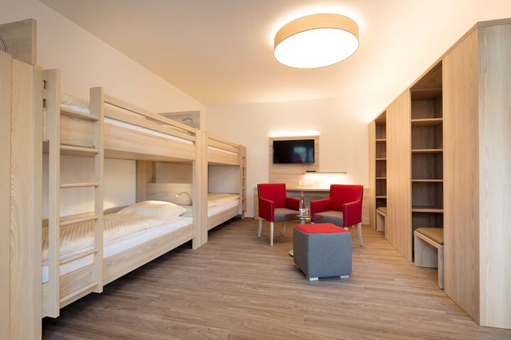 Room 4 of 28