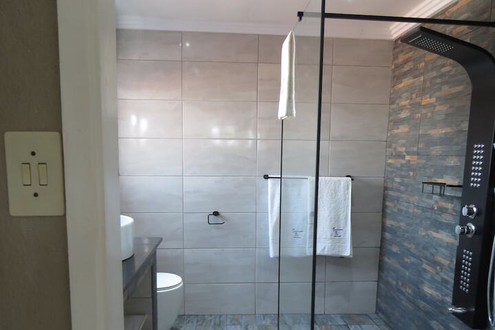 Room 43 of 76