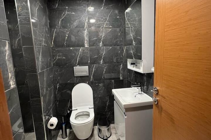 Room 12 of 12