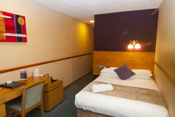 Room 5 of 25