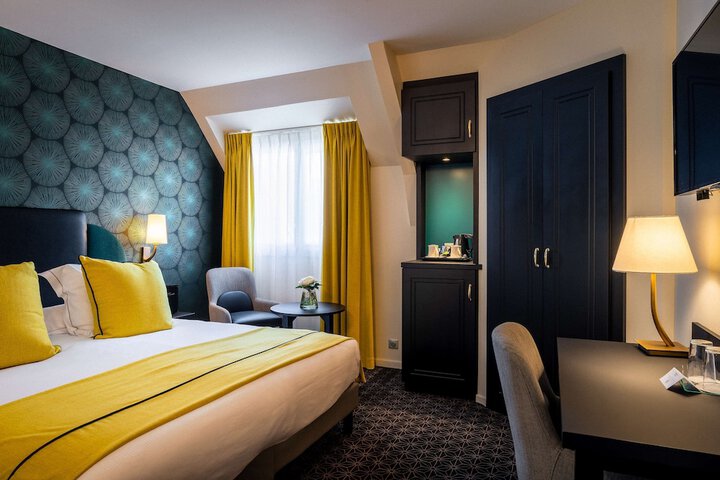 Room 3 of 47
