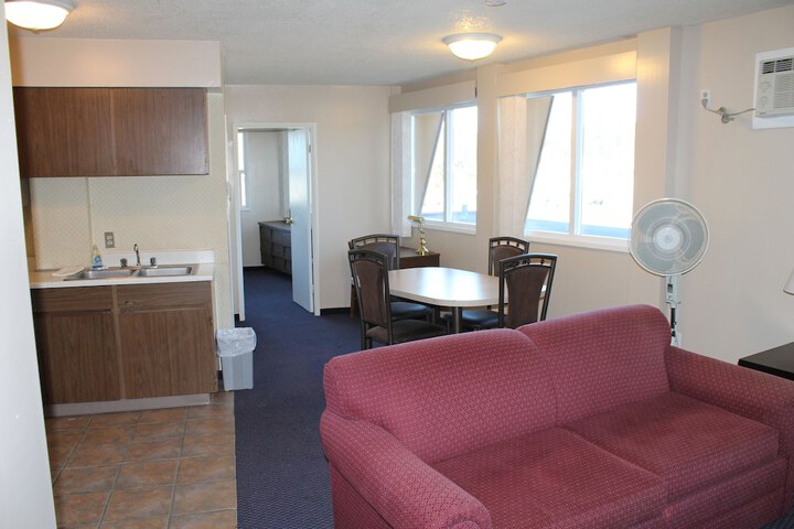 Room 16 of 34