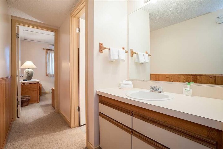 Room 103 of 126