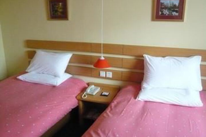 Room 12 of 35