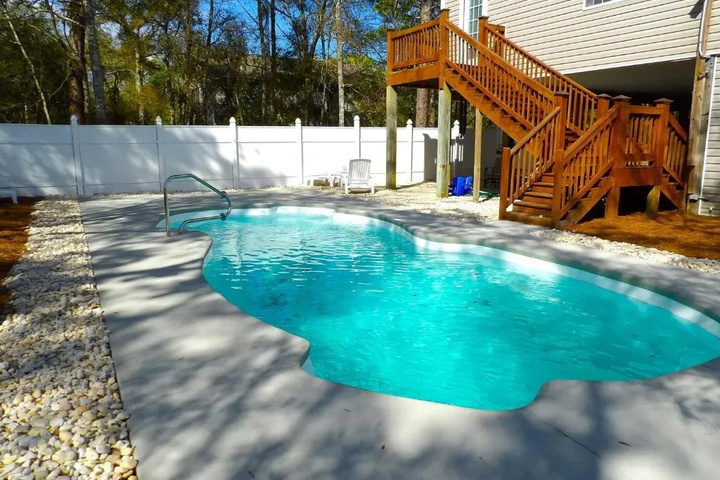Pool 12 of 20