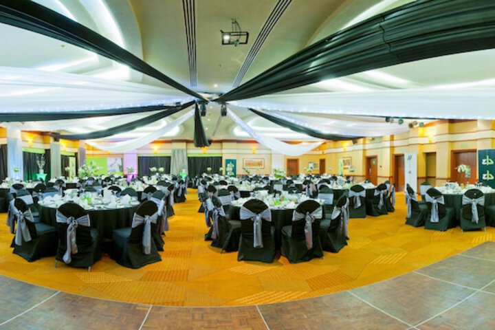 Ballroom/Hall 68 of 92