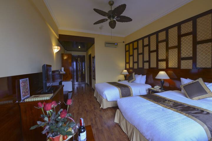 Room 18 of 108